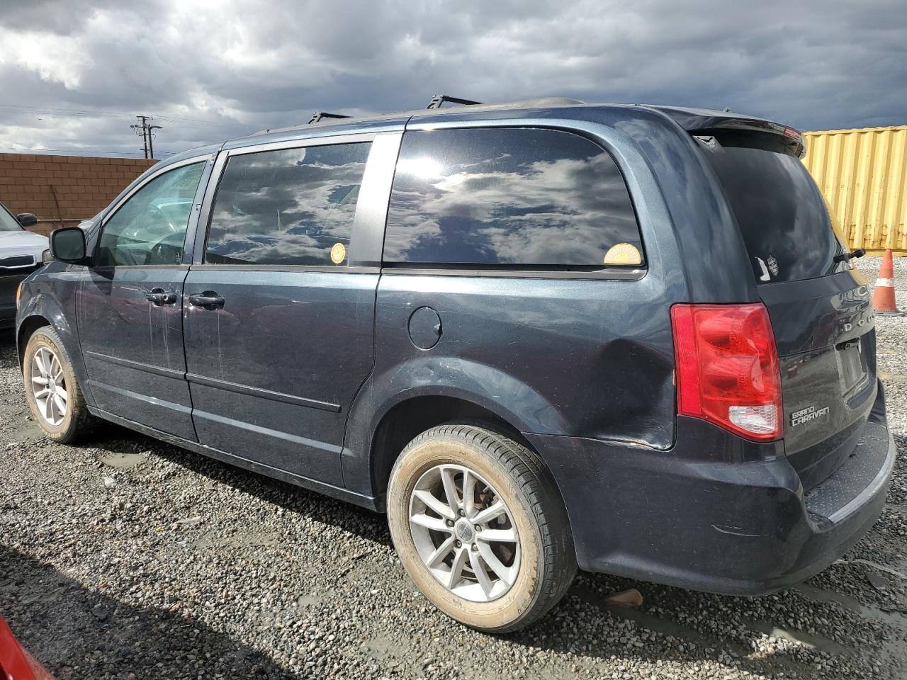 2014 Dodge Caravan - Image 2