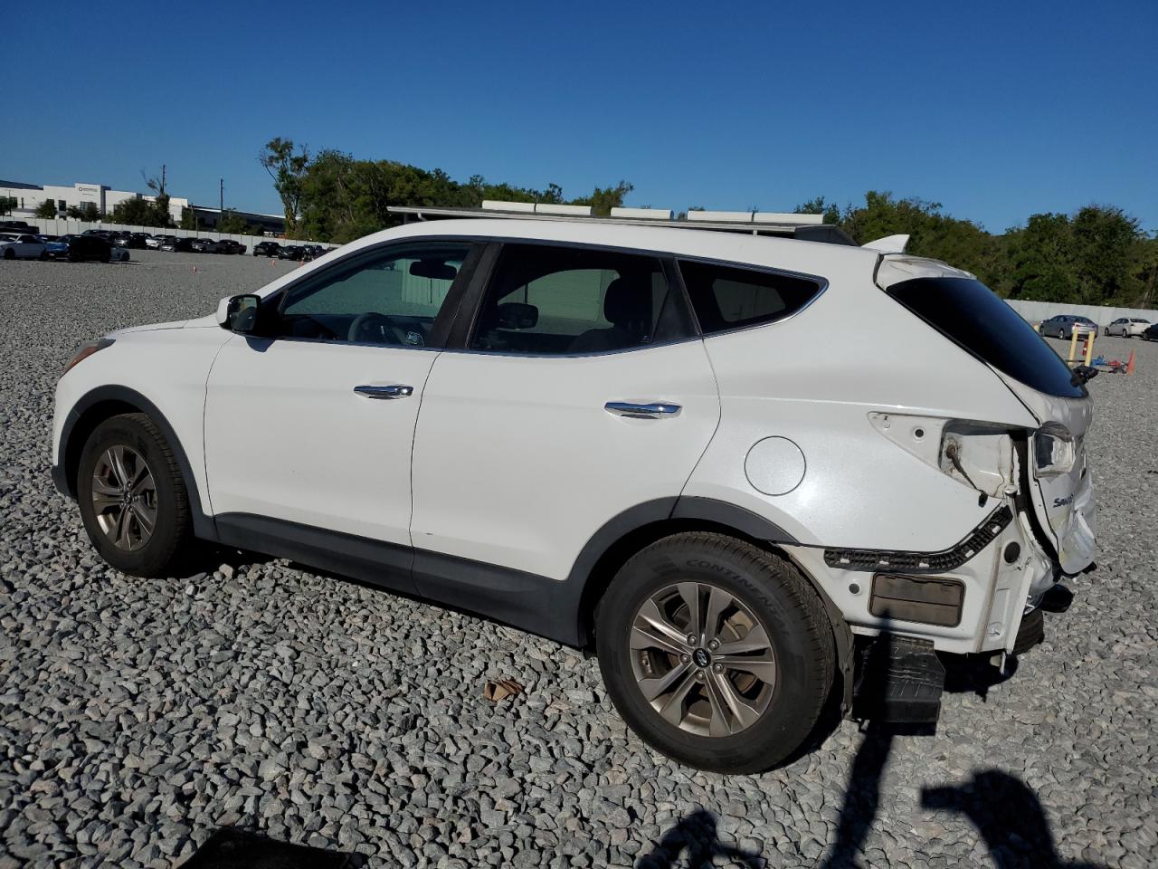 2016 Hyundai Santa Fe - Image 2