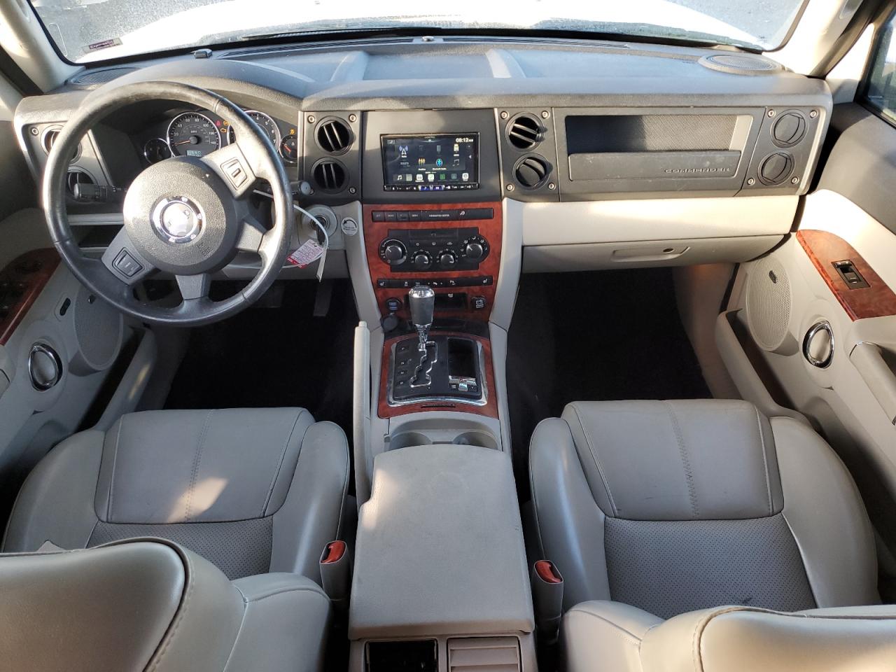 2007 Jeep Commander - Image 8