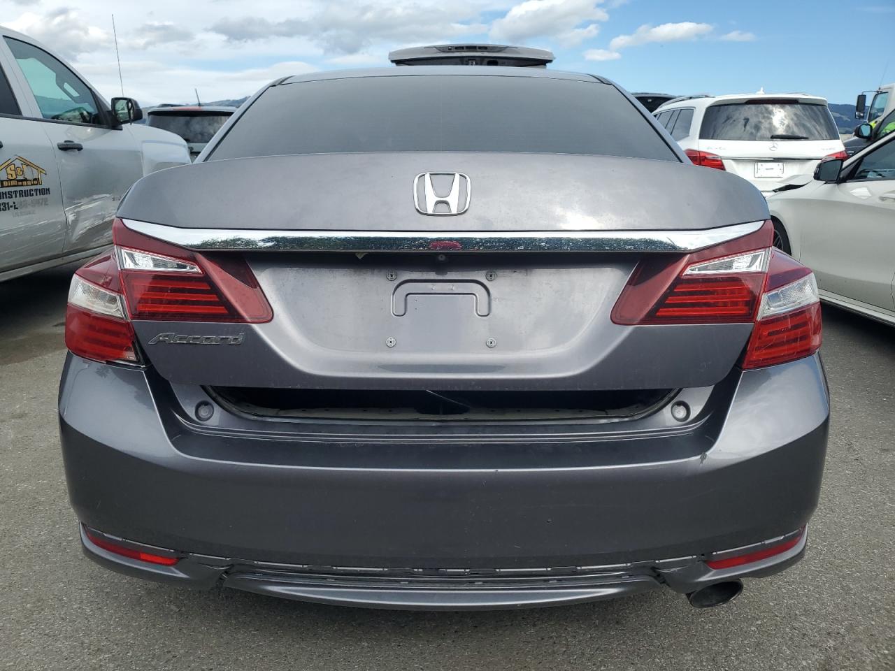 1HGCR2F3XHA161074 HONDA ACCORD 2017