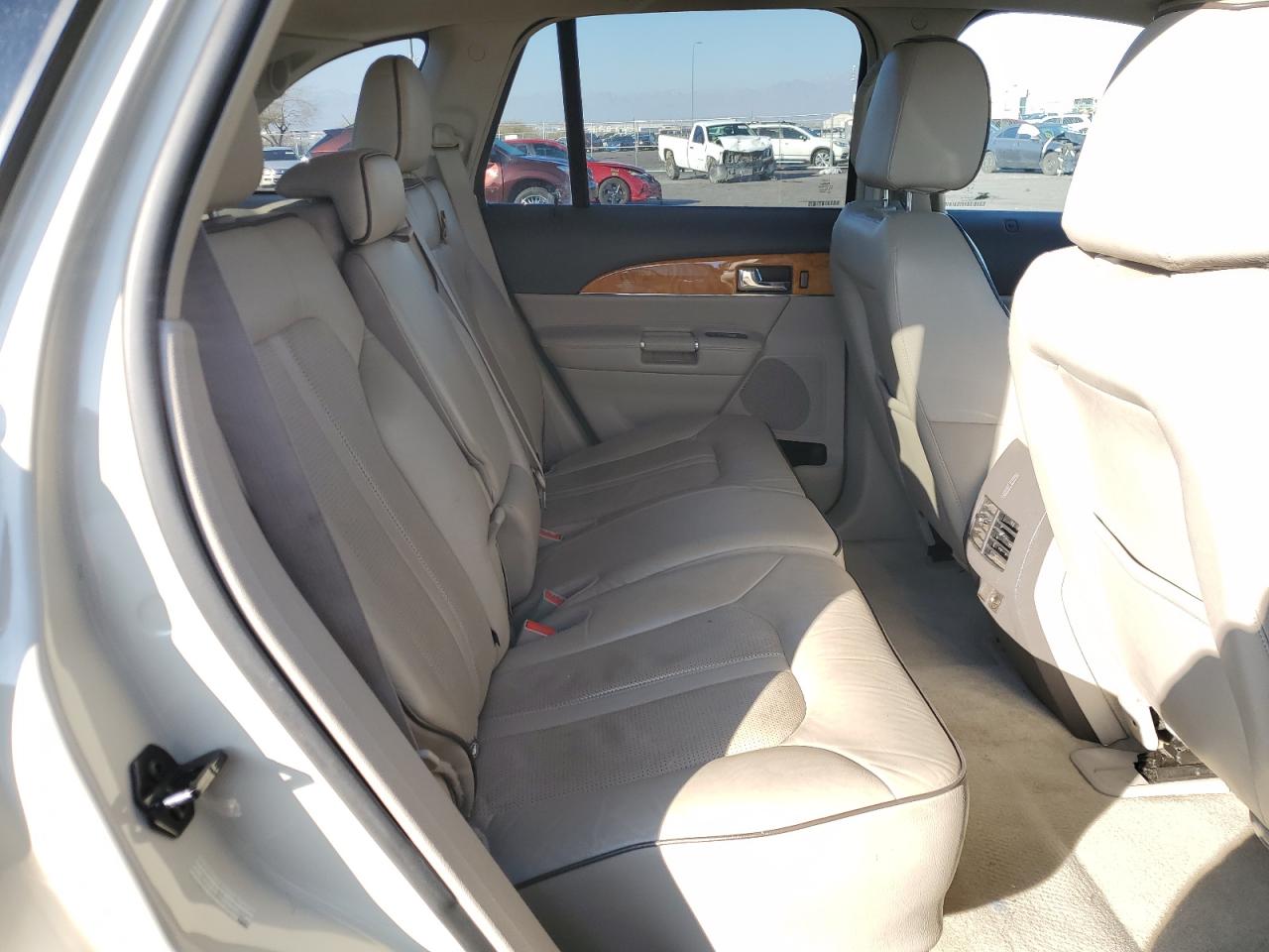 2014 Lincoln MKX - Image 11