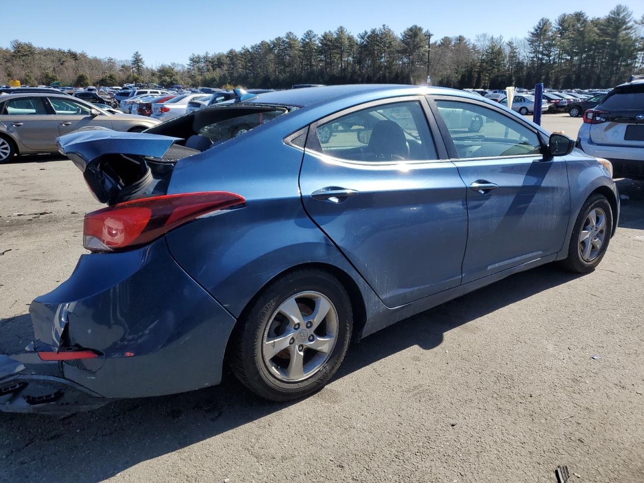 2014 Hyundai Elantra - Image 3
