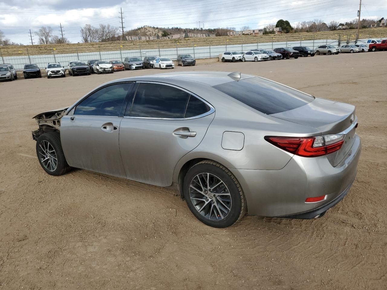 2018 Lexus ES - Image 2