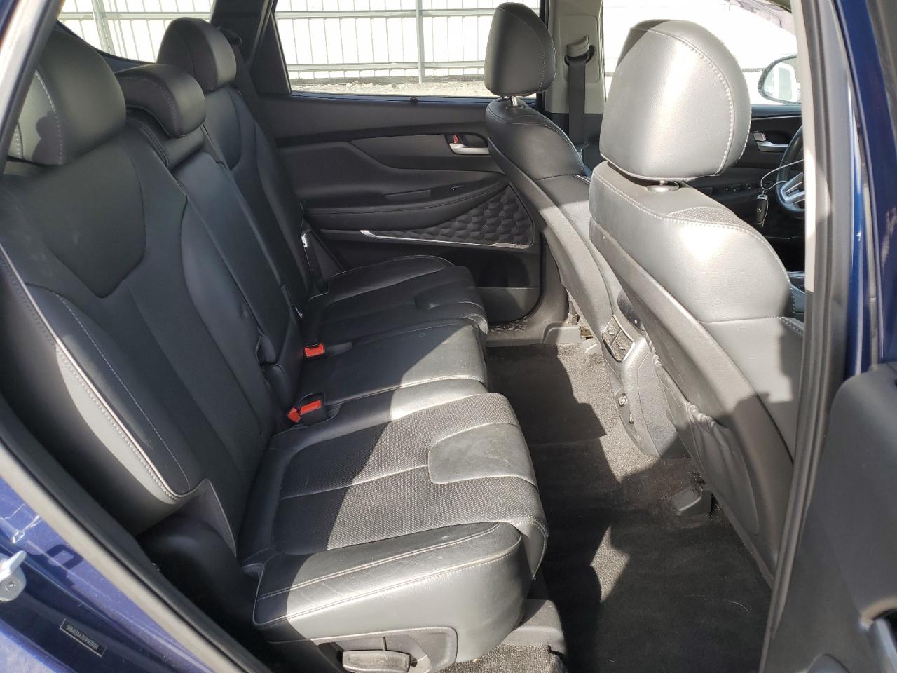 2022 Hyundai Santa Fe - Image 12