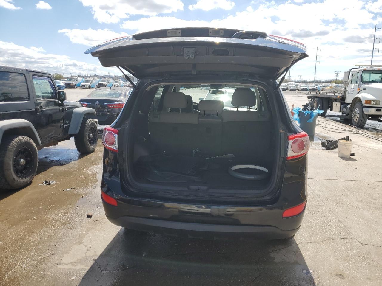 2011 Hyundai Santa Fe - Image 6