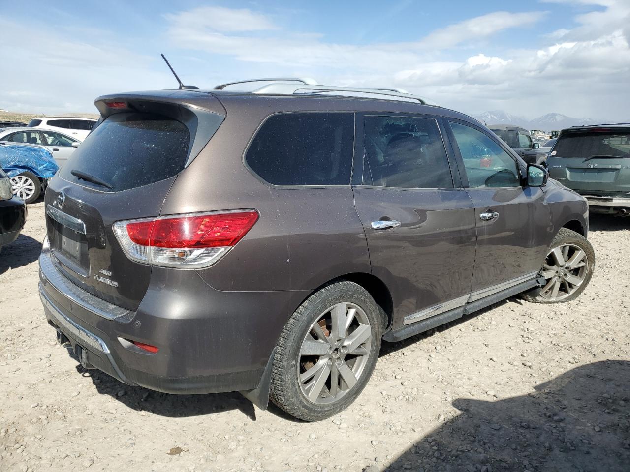 2015 Nissan Pathfinder - Image 3