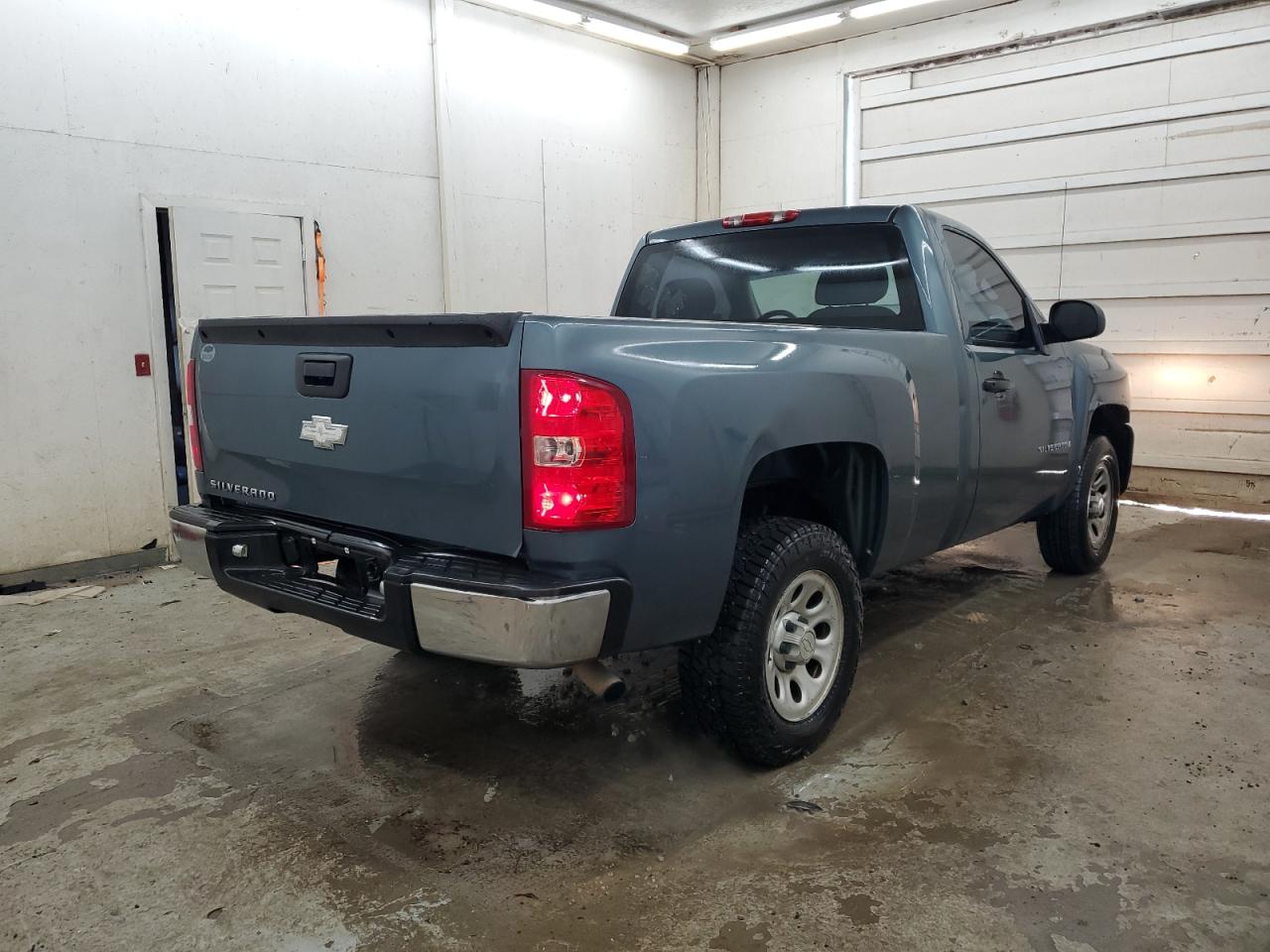 2008 Chevrolet Silverado - Image 3