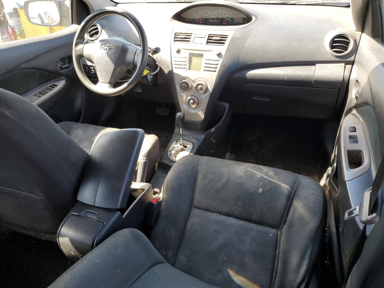 2009 Toyota Yaris - Image 8