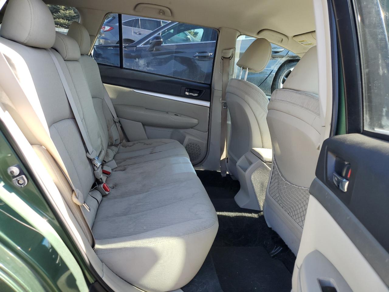 2011 Subaru Outback - Image 11