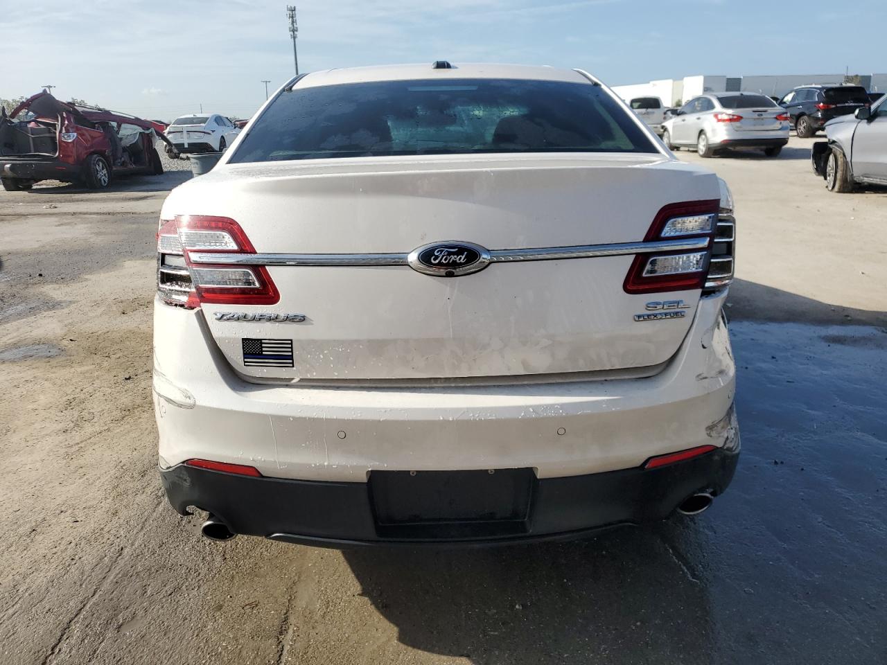 2017 Ford Taurus - Image 6