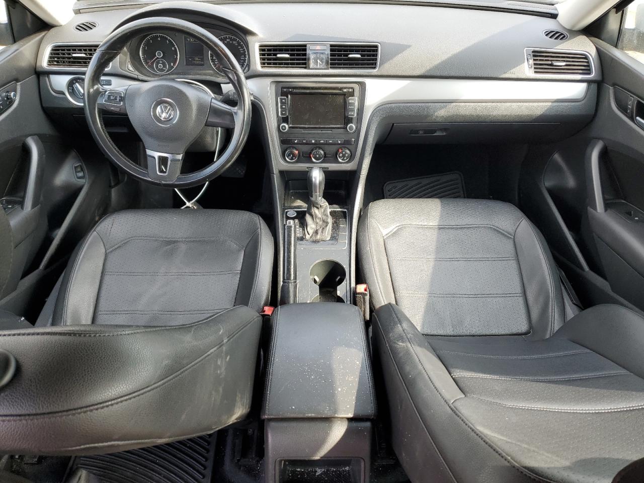 2015 Volkswagen Passat - Image 8