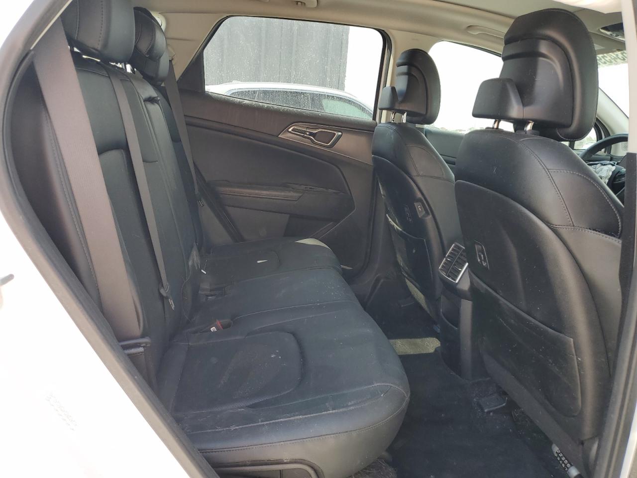 2023 Kia Sportage - Image 11