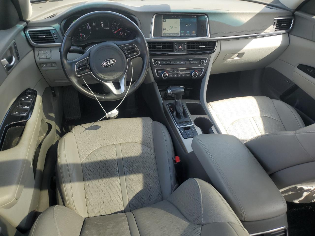 2017 Kia Optima - Image 8