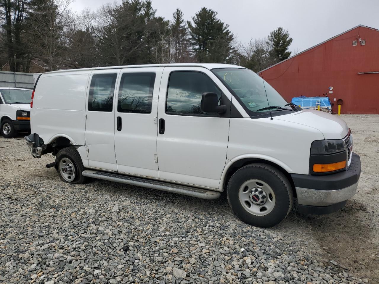 2017 GMC Savana - Image 4
