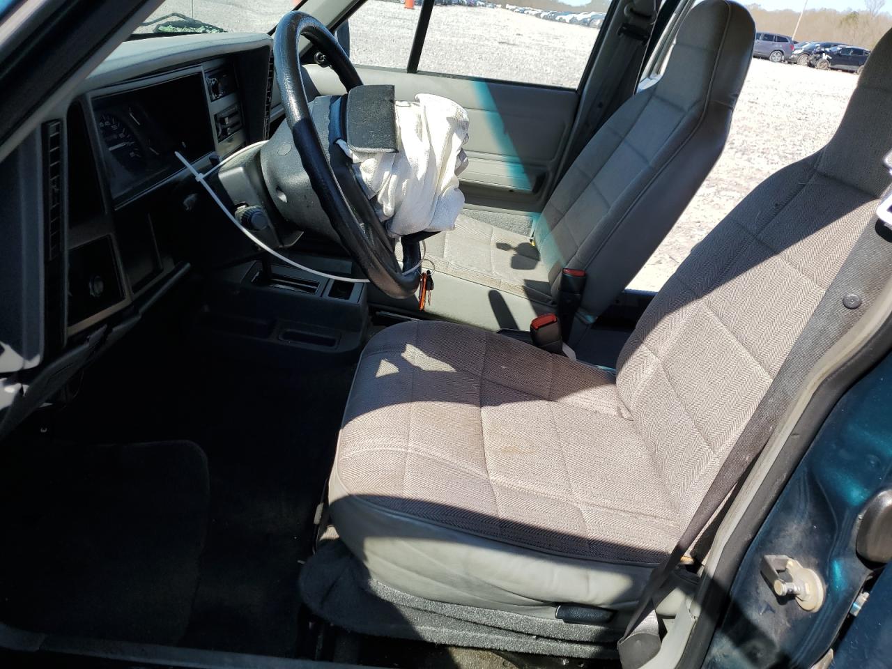 1996 Jeep Cherokee Sport VIN: 1J4FT68S2TL330777 Lot: 49333985