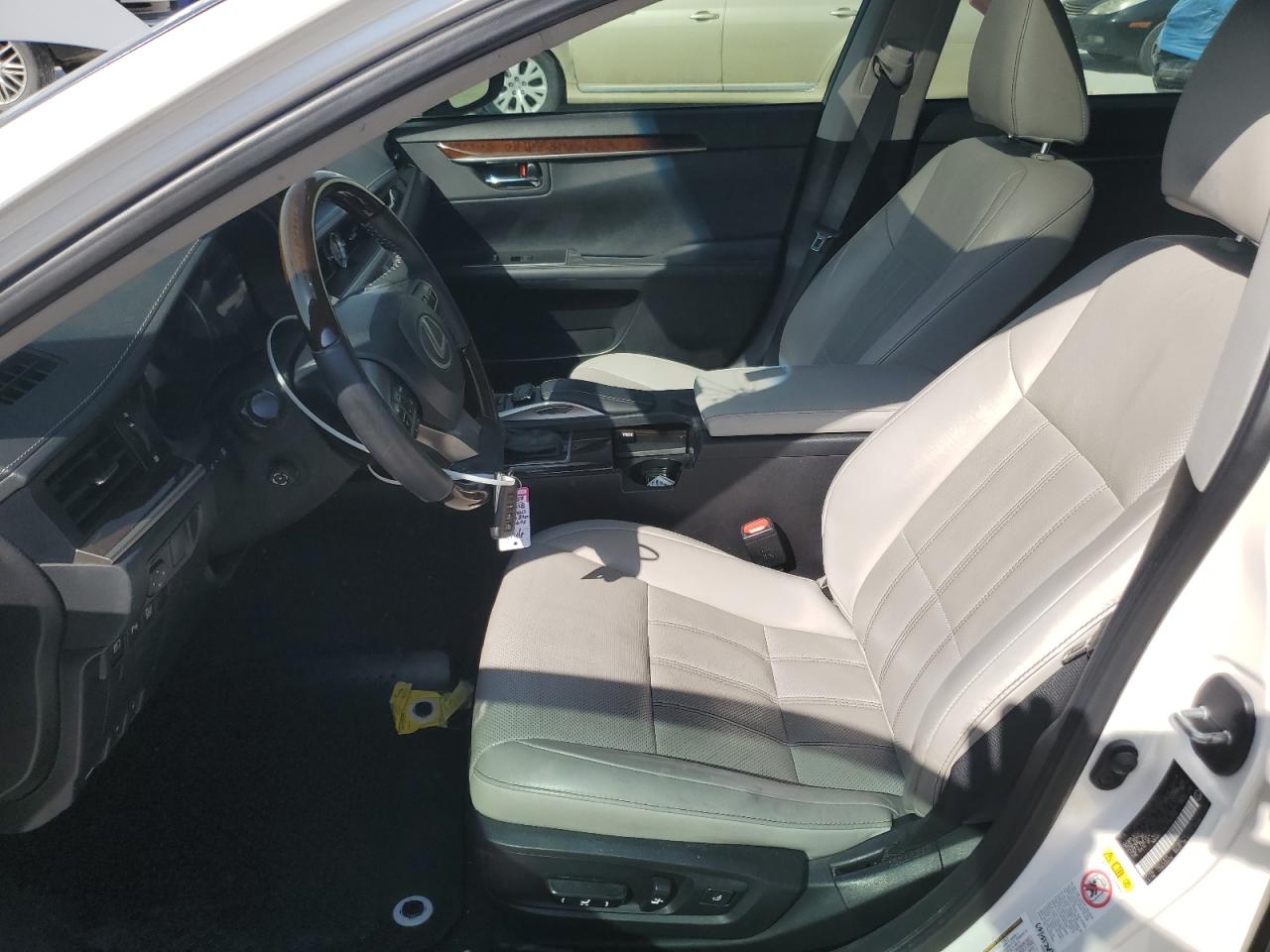 2018 Lexus ES - Image 7