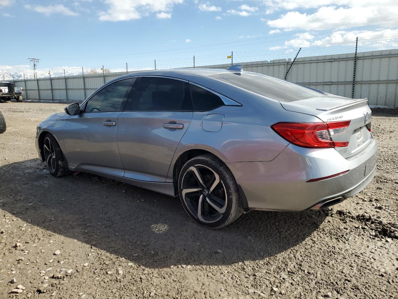 1HGCV1F37JA256249 HONDA ACCORD 2018