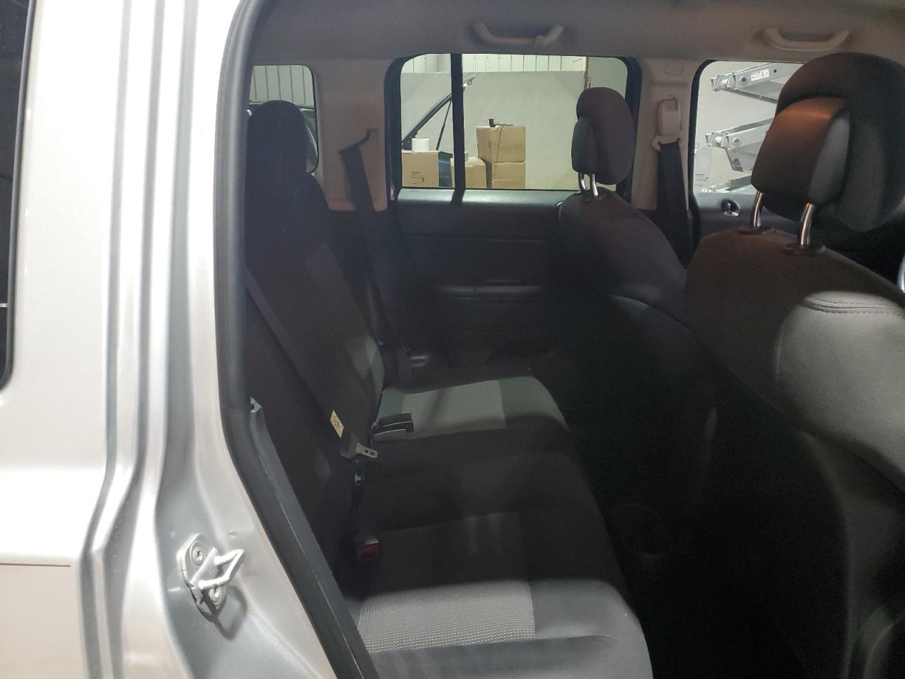 2013 Jeep Liberty (Patriot) - Image 11