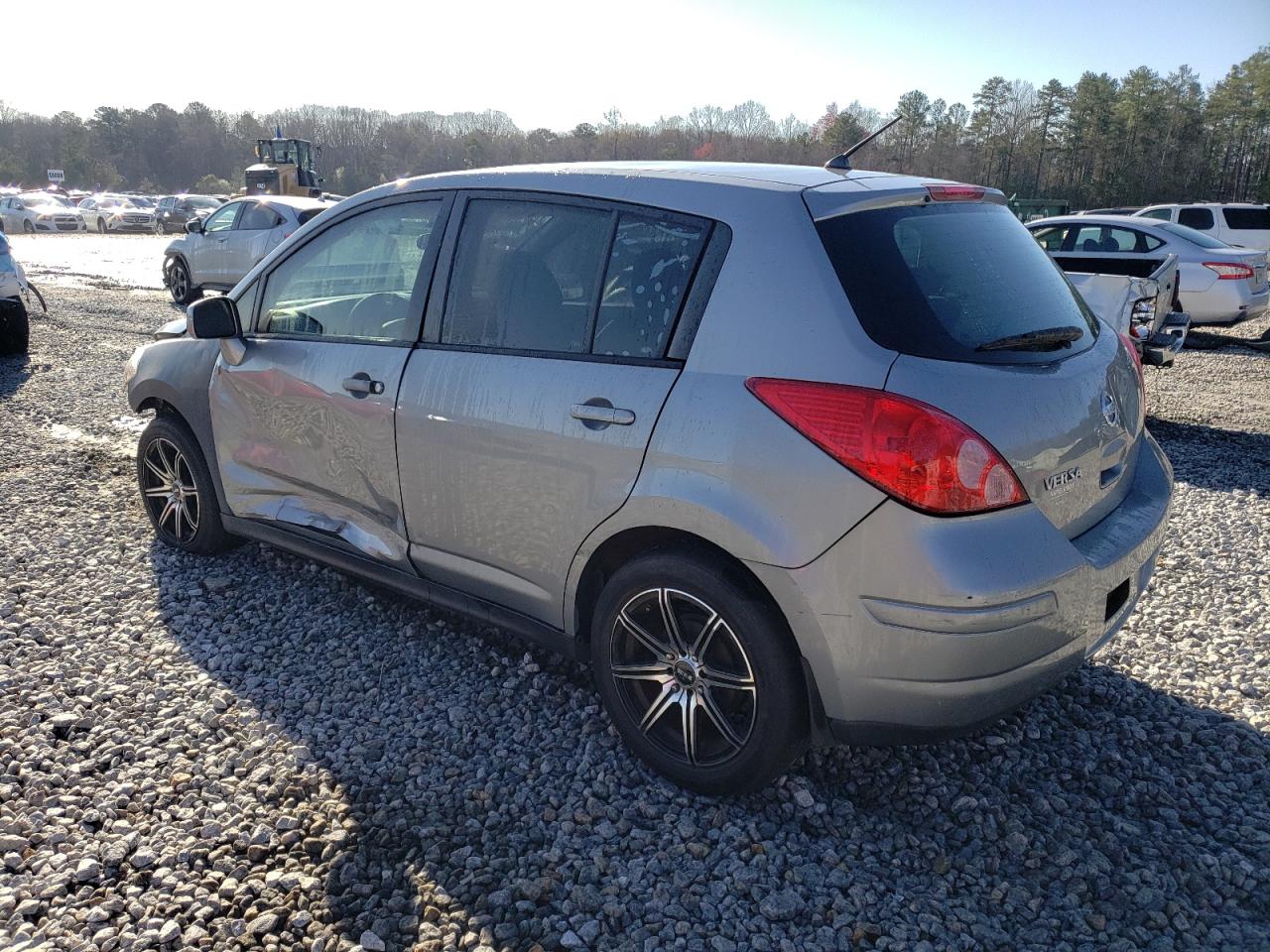2010 Nissan Versa - Image 2