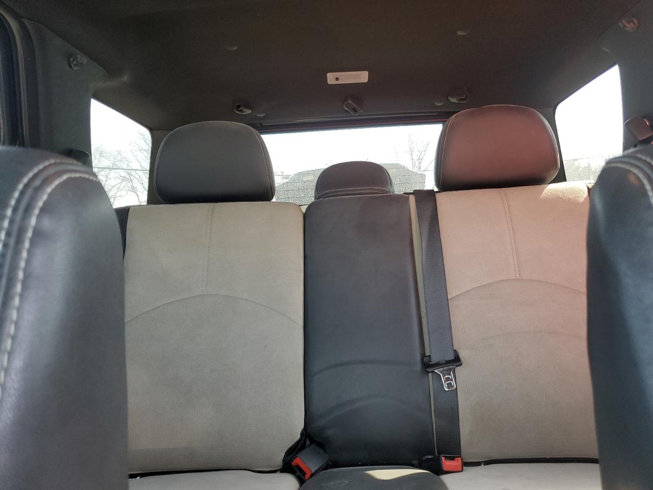 2011 Mercury Mariner - Image 10