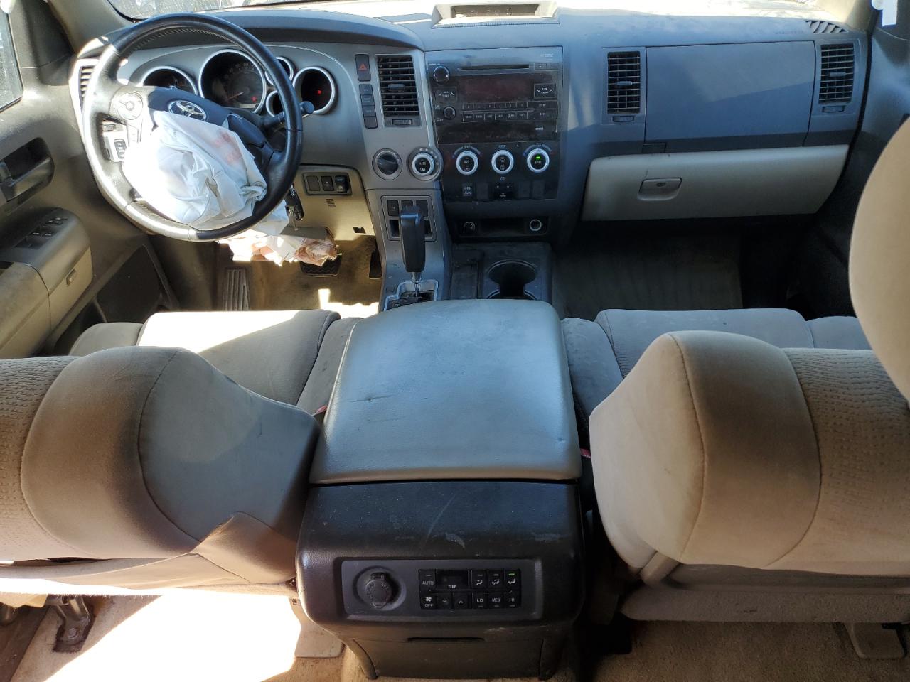 2011 Toyota Sequoia - Image 8