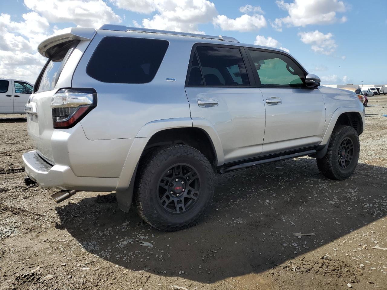 2015 Toyota 4Runner - Image 3