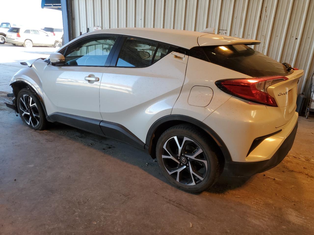 NMTKHMBX1JR033380 TOYOTA C-HR 2018