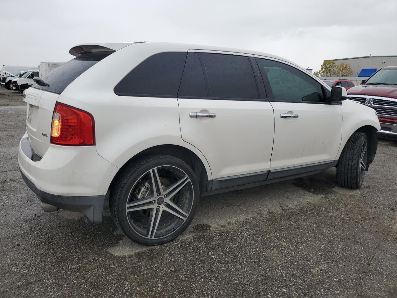 2011 Ford Edge - Image 3