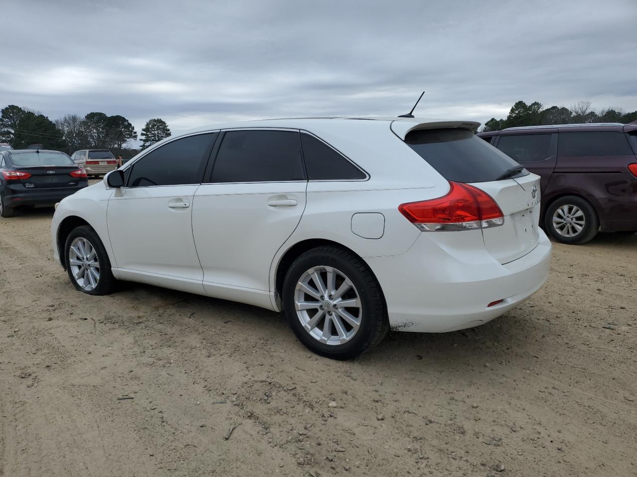 2009 Toyota Venza - Image 2