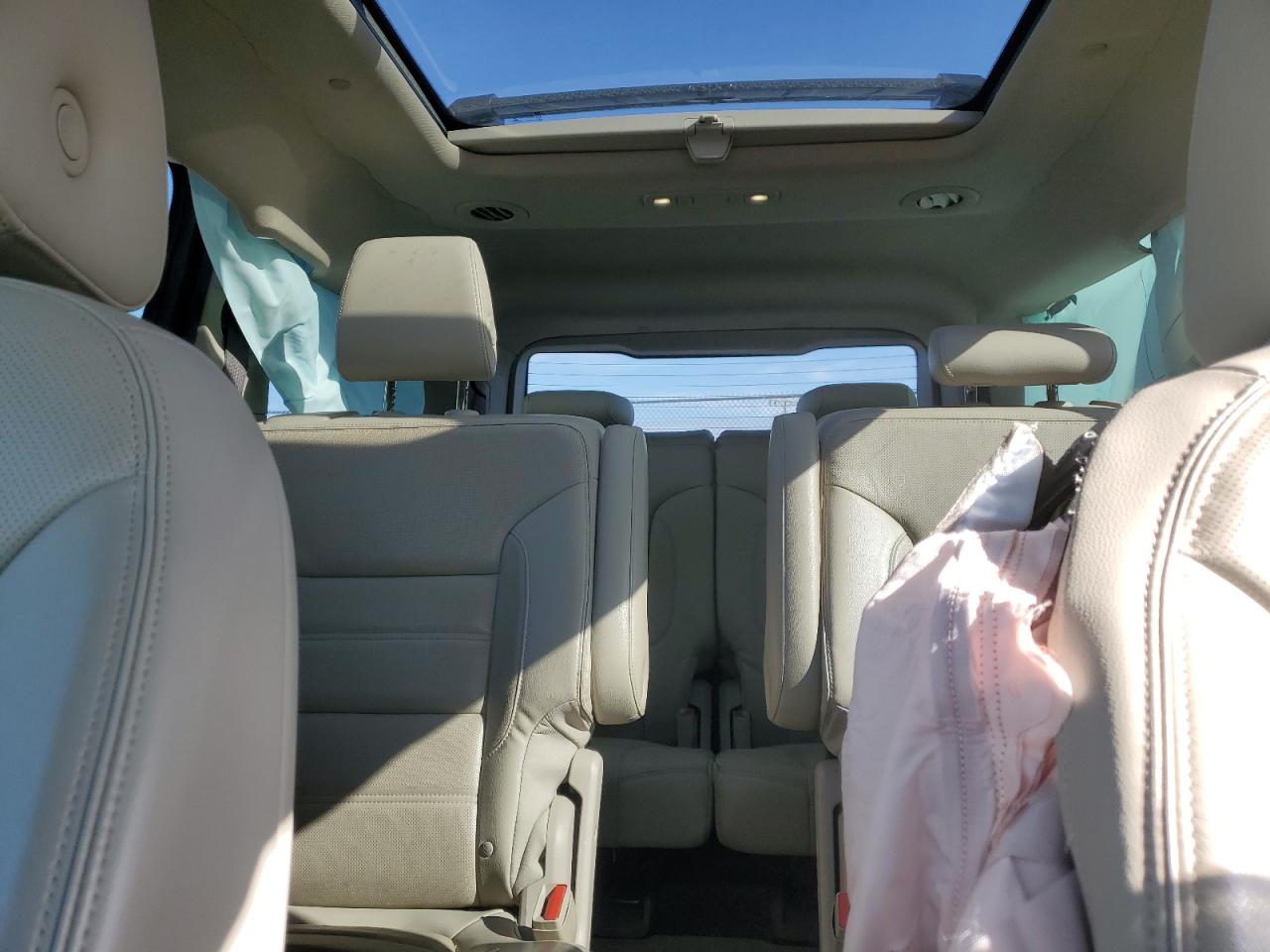 2017 GMC Acadia - Image 10