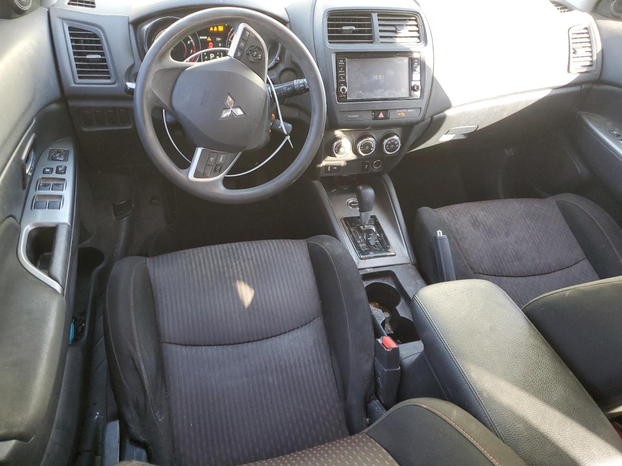 2018 Mitsubishi Outlander - Image 8