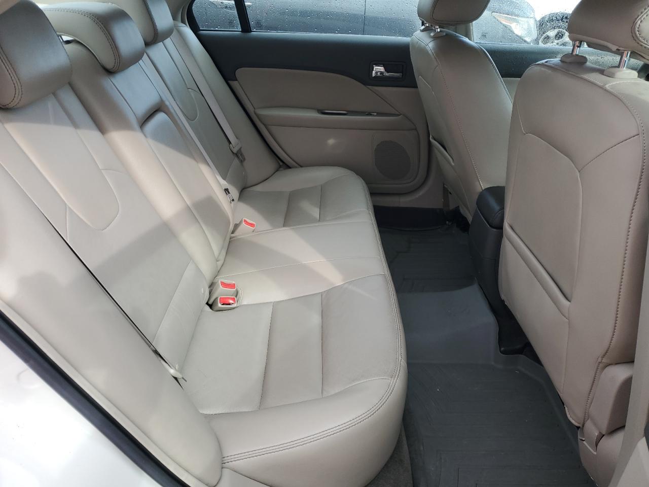 2010 Ford Fusion - Image 10