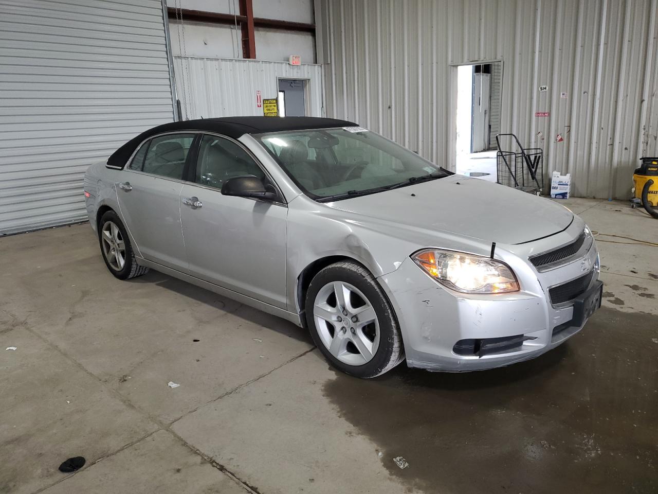 2011 Chevrolet Malibu - Image 4