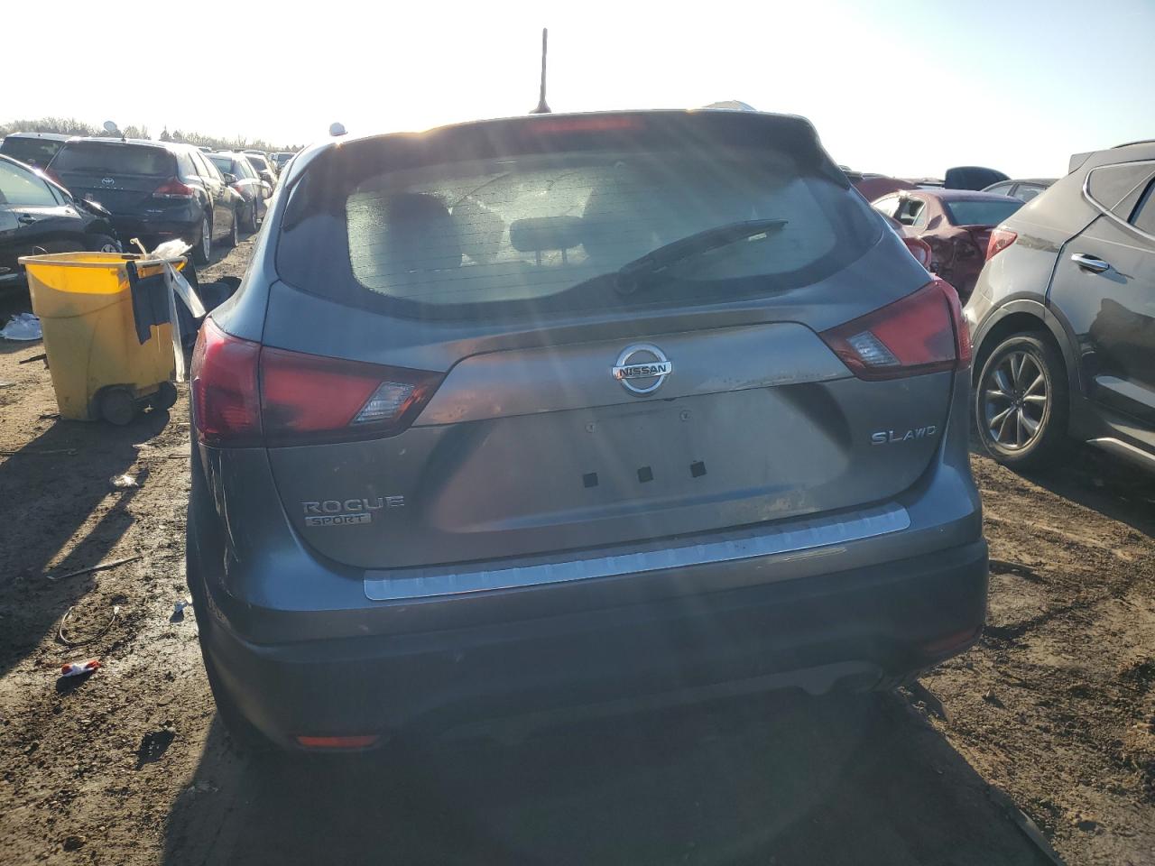 JN1BJ1CR6HW104364 NISSAN ROGUE 2017