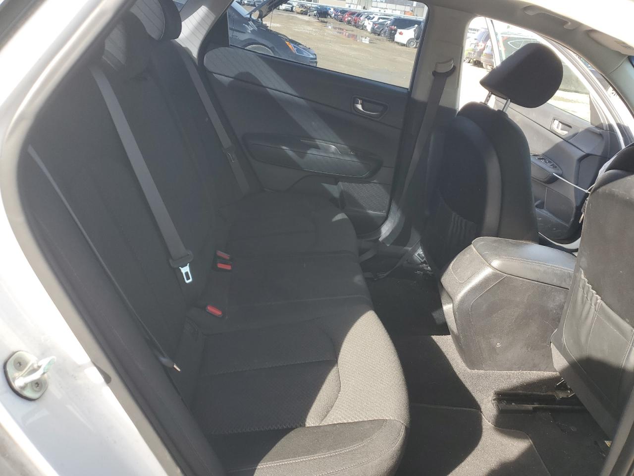2016 Kia Optima - Image 11