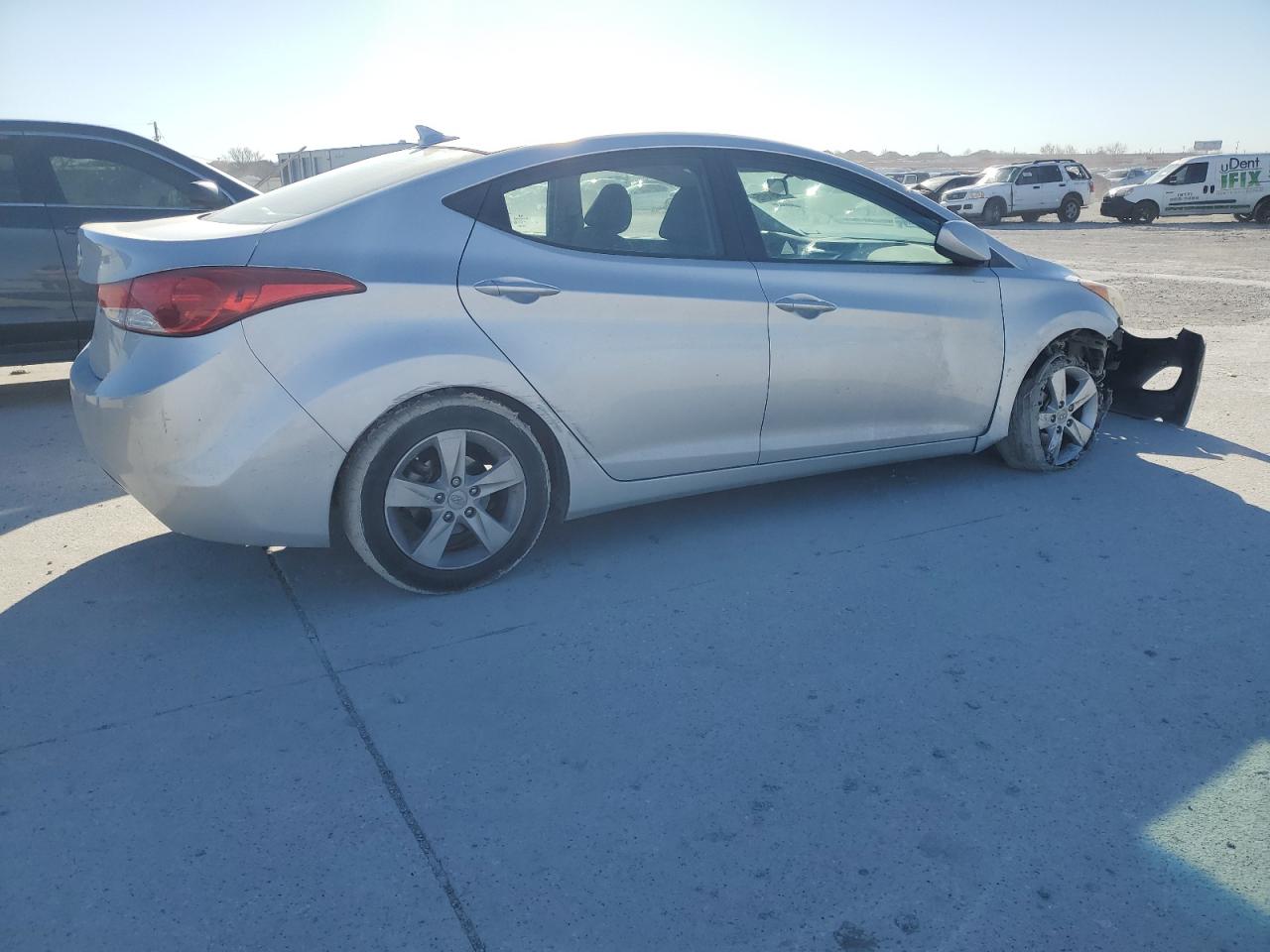 2011 Hyundai Elantra - Image 3