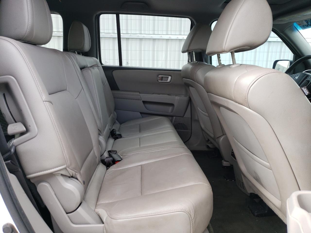 2014 Honda Pilot - Image 11