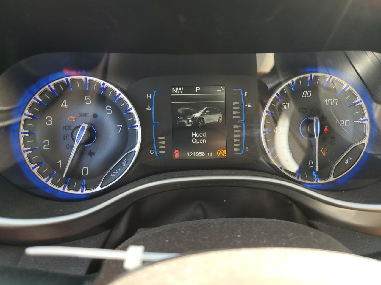 2017 Chrysler Pacifica - Image 9