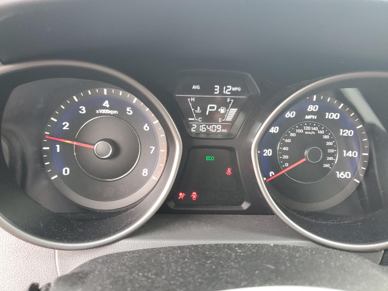 2015 Hyundai Elantra - Image 9