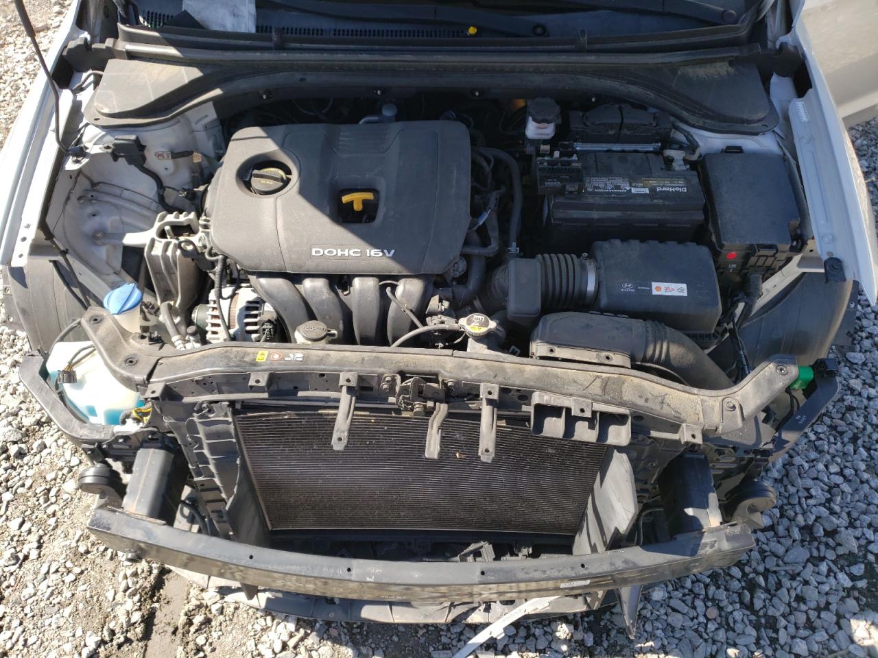 2017 Hyundai Elantra - Image 11