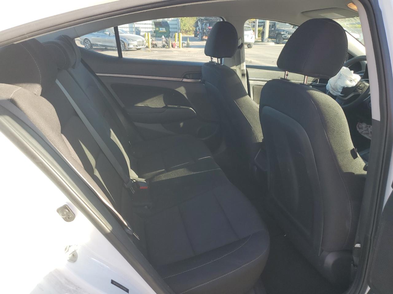 2018 Hyundai Elantra - Image 11
