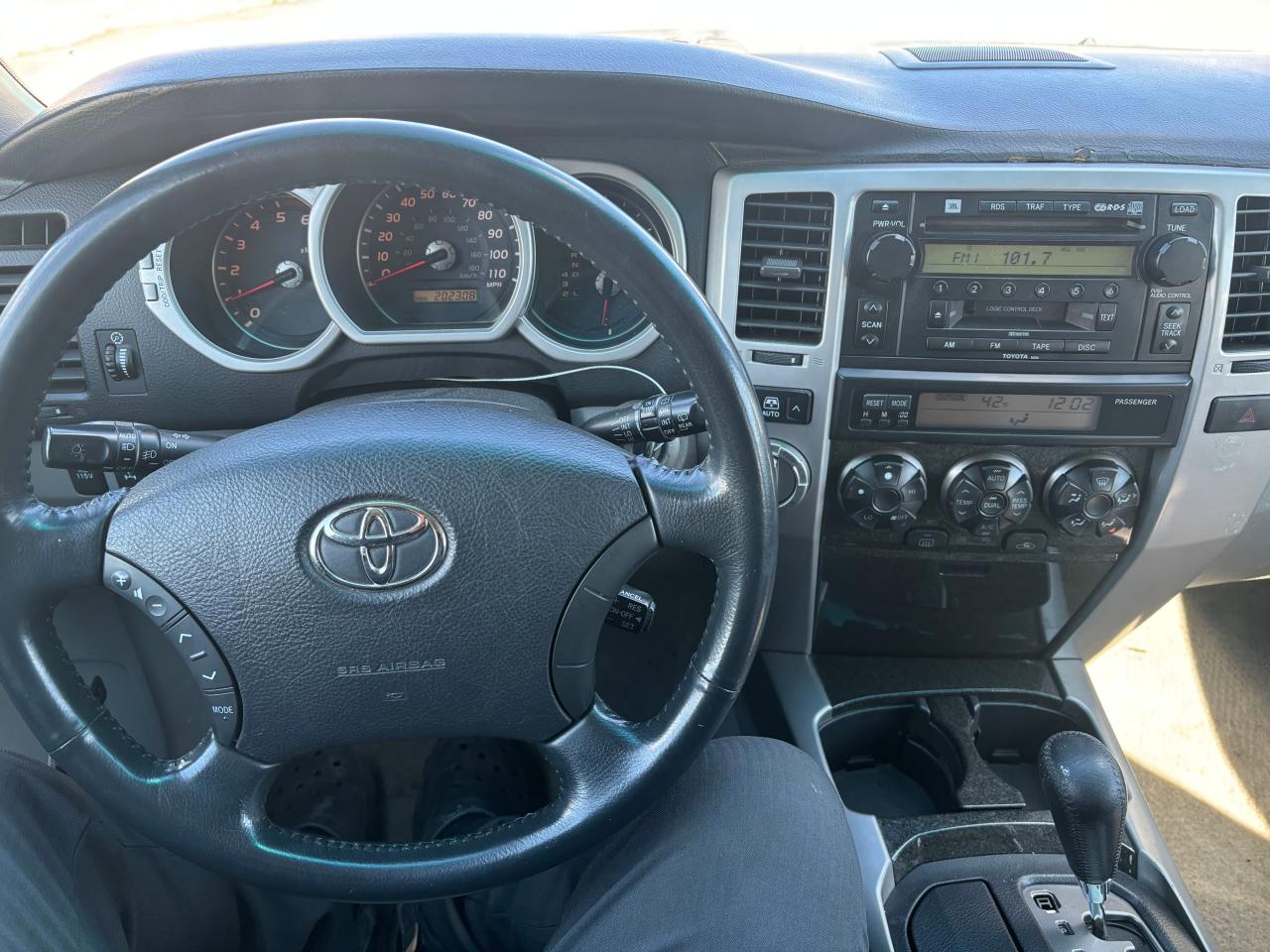 2004 Toyota 4Runner - Image 9