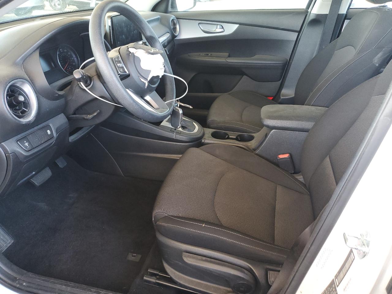 2023 Kia Forte - Image 7
