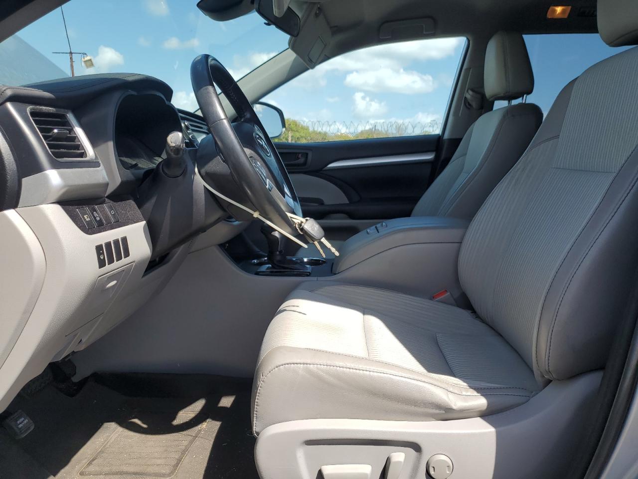 5TDZZRFH7JS245147 TOYOTA HIGHLANDER 2018