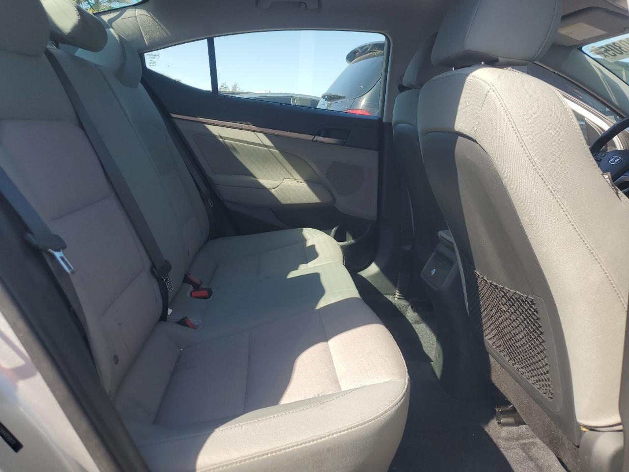 2017 Hyundai Elantra - Image 10