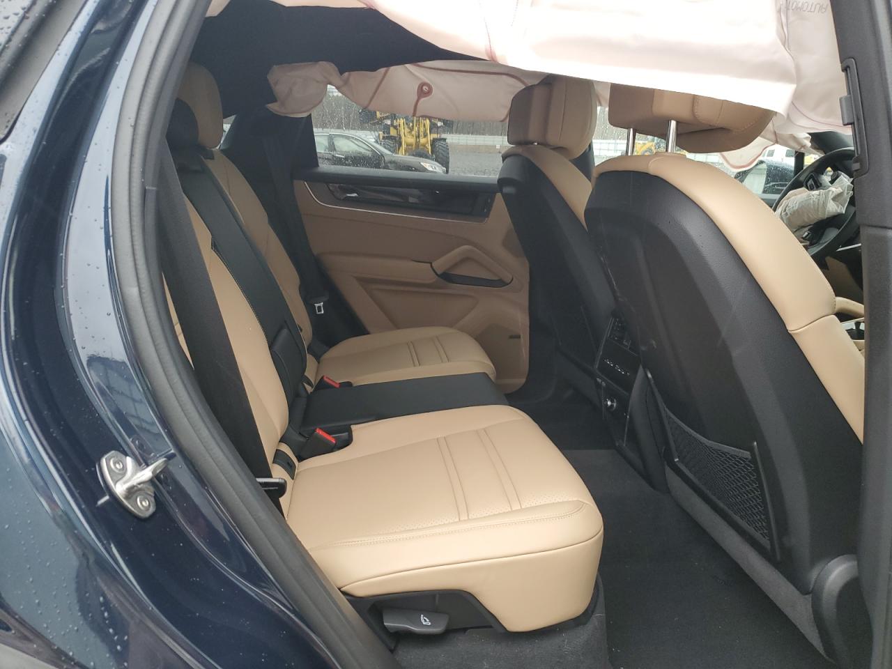 2024 Porsche Cayenne - Image 11