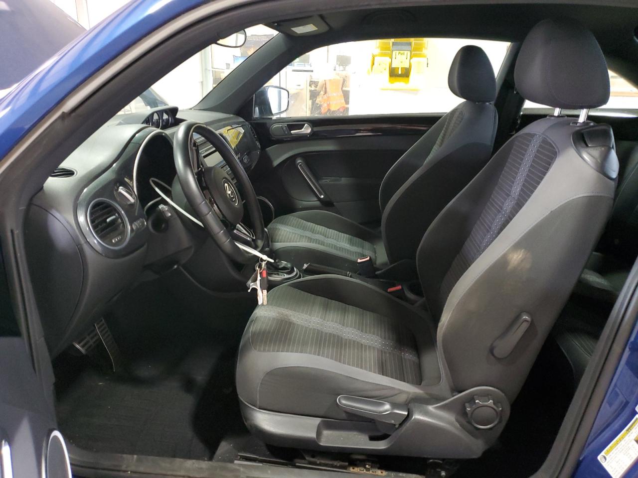 2012 Volkswagen Beetle - Image 7
