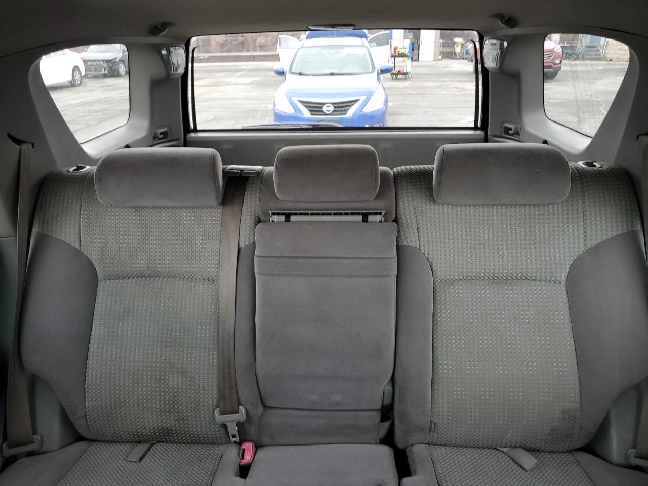 2004 Toyota 4Runner - Image 10