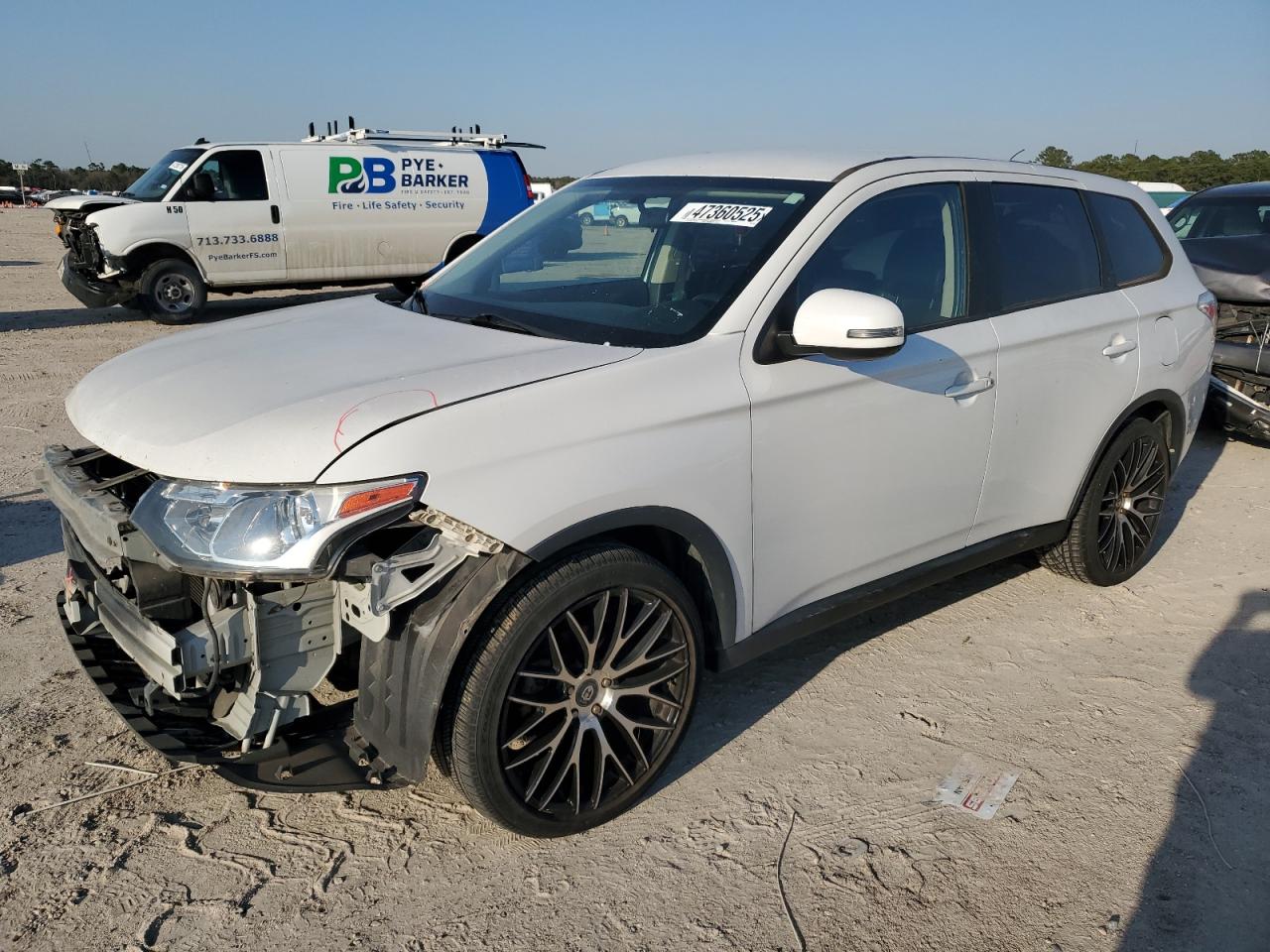 2015 Mitsubishi Outlander - Image 1