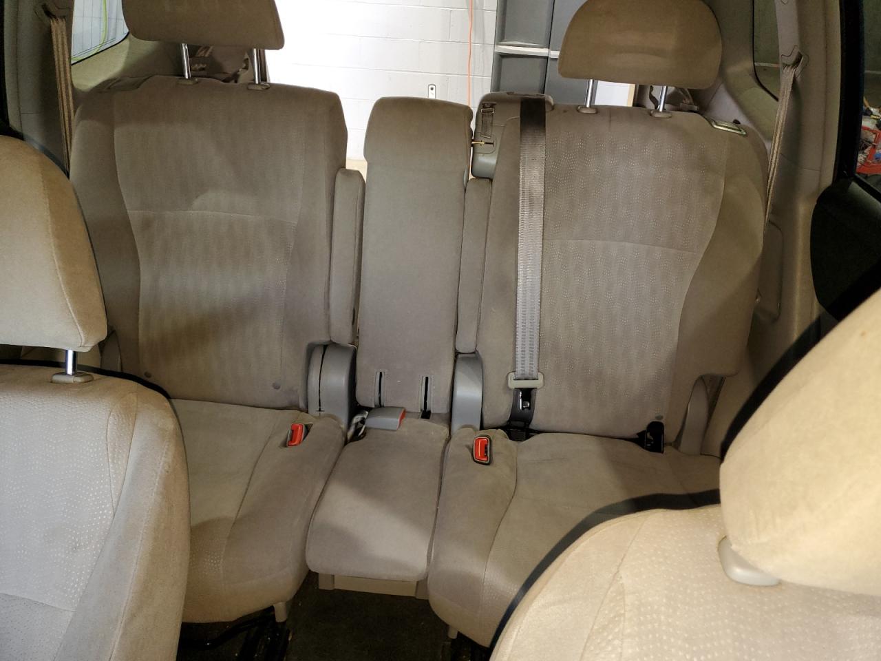 2013 Toyota Highlander - Image 10
